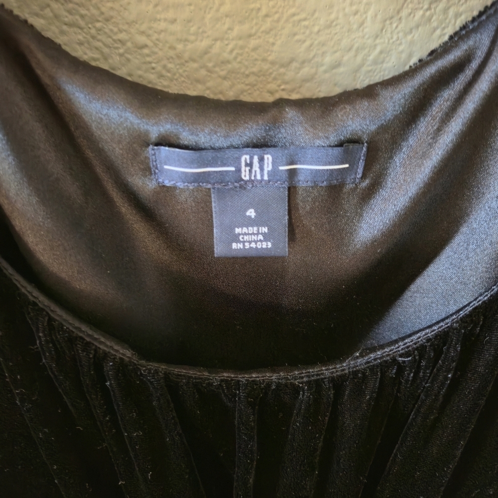 Vintage Gap Black Velvet Empire Waist Midi dress 4 LBD Goth Whimsy Cocktail